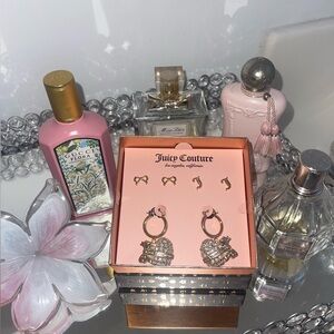 Women’s 💛 Earnings( juicy couture)